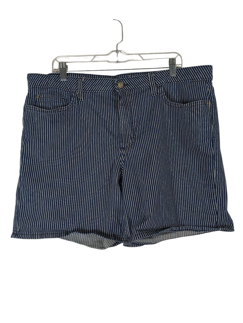 Lee Shorts Women's 18 Blue White Striped Regular Fit Mid Rise Railroad Pinstripe